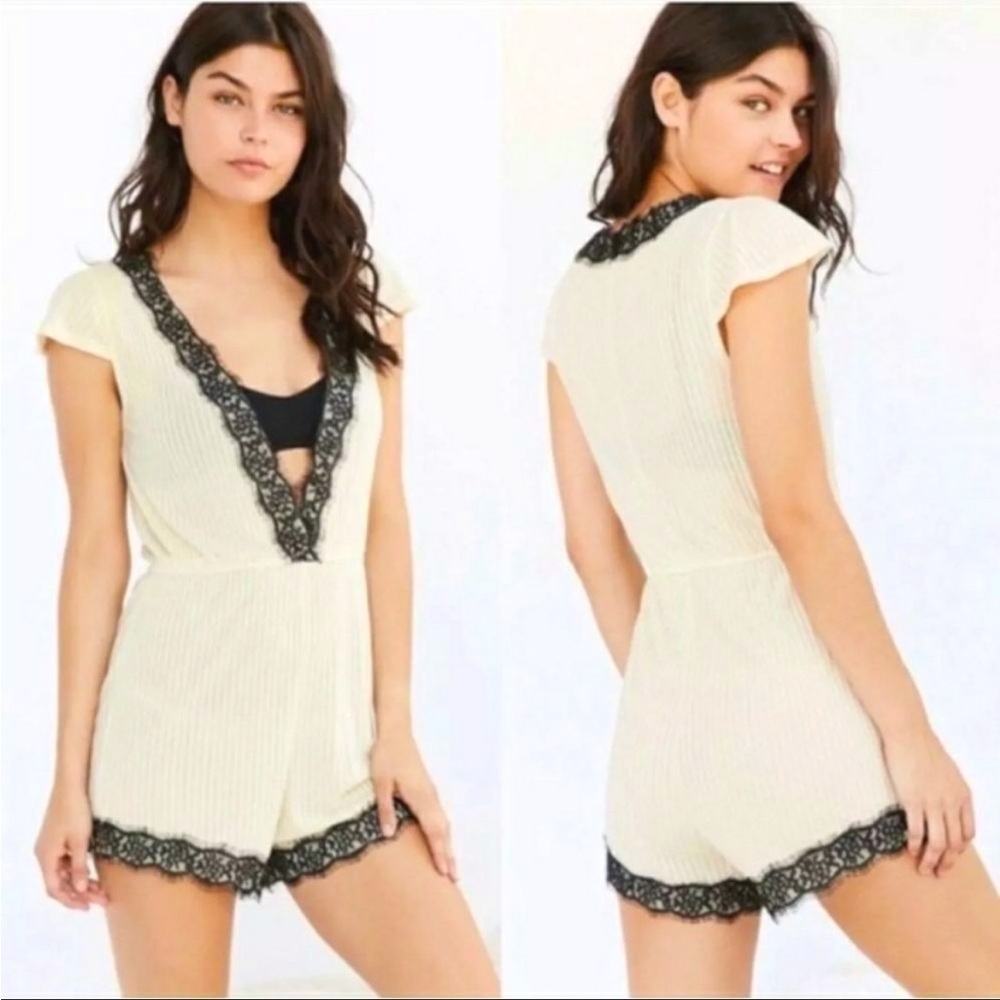 Urban Outfitters romper - Picture 2 of 7